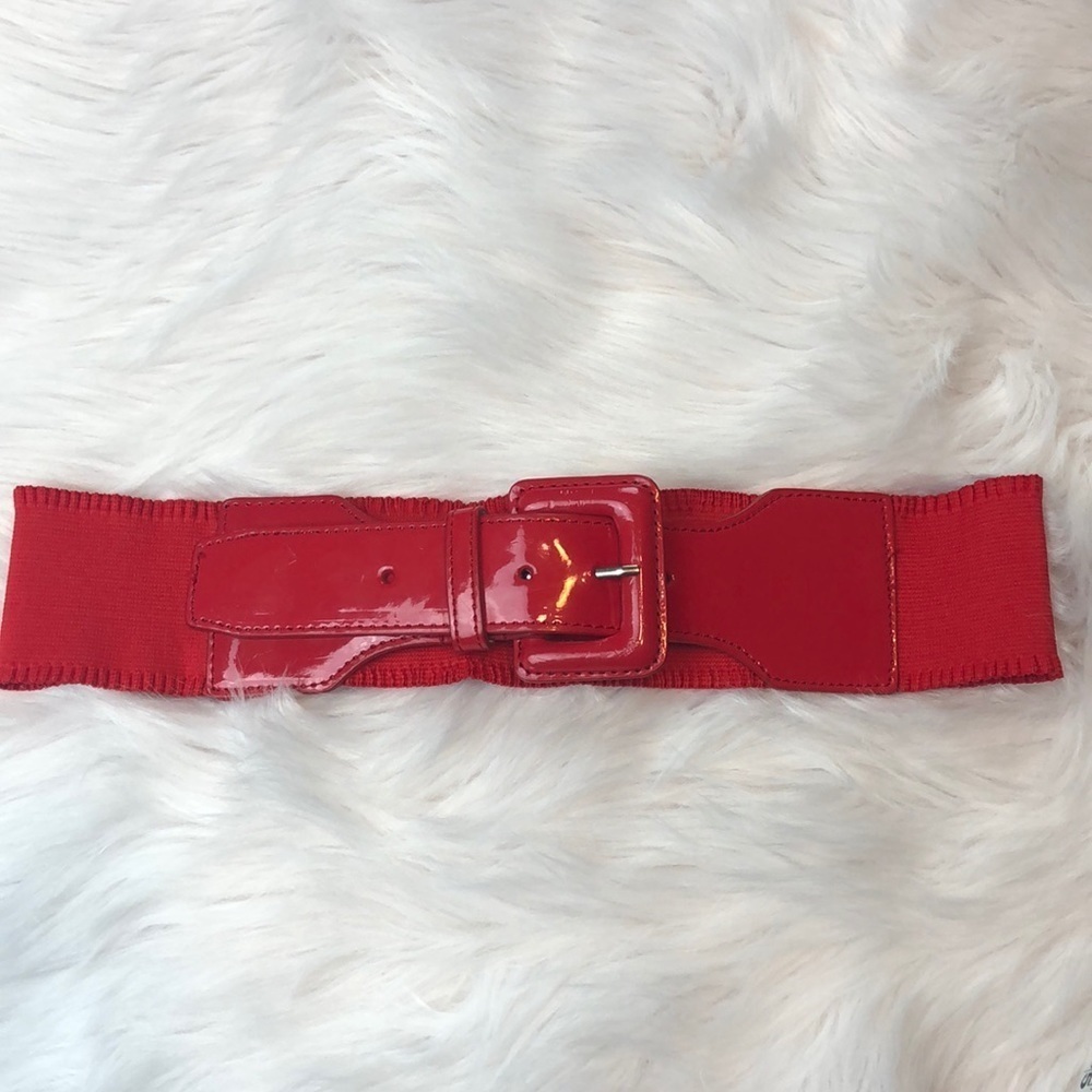 Leather red patent stretch belt M/L